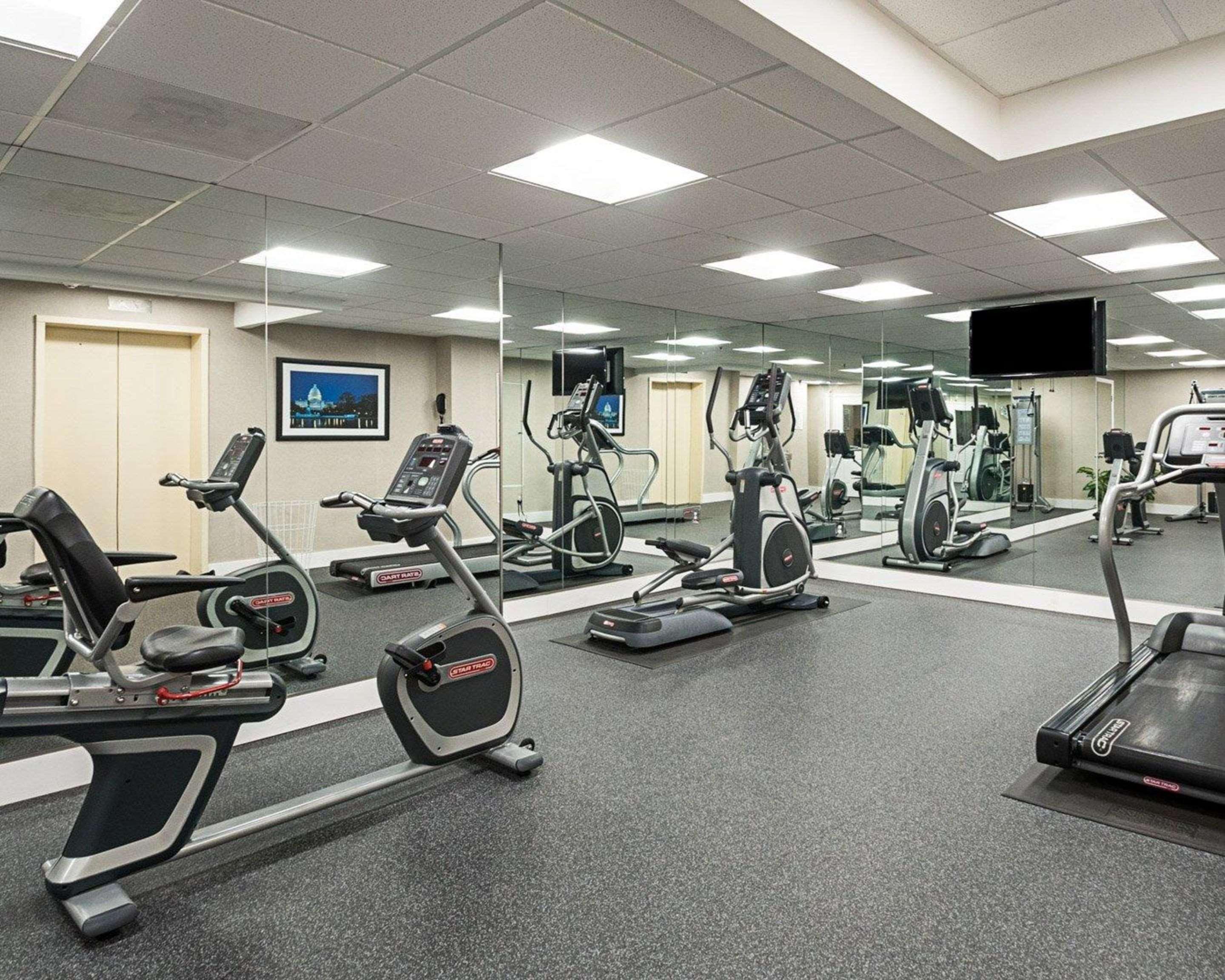 Comfort Inn Ballston Arlington Bagian luar foto